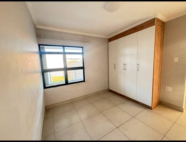 2 BEDROOM APARTMENT FOR SALE IN UMHLANGA RIDGE